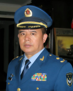 乔良:空军少将,国防大学教授,著名军事理论家,作家,著有《超限战》等