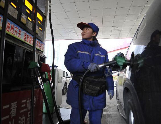 我国成品油消费税适度调整 油价不调