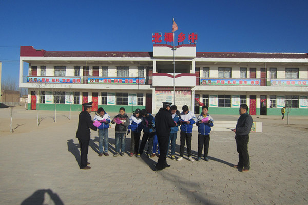 2015西延铁路公安处洛川东所路外宣传工作纪