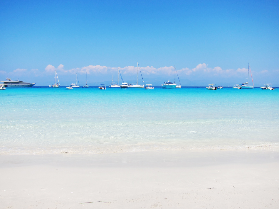 美丽的不可思议欣赏希腊最美海滩_半月谈网