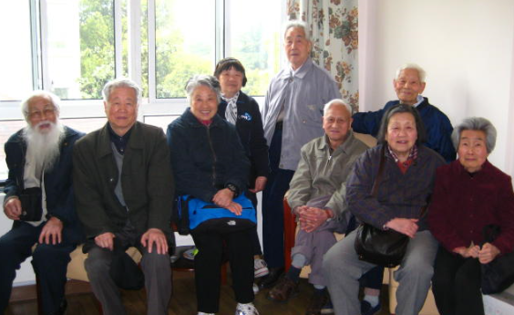 养老运营遭多重压力 互联网居家养老破题痼疾