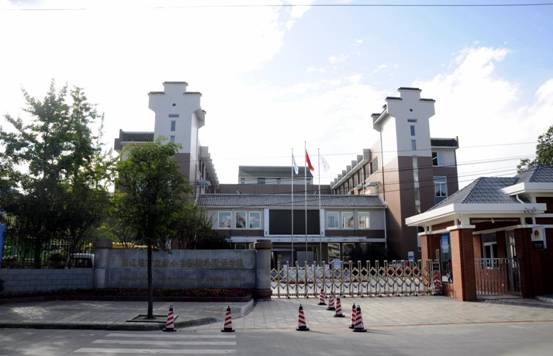 都江堰市北街小学实验外国语学校志在打造绿