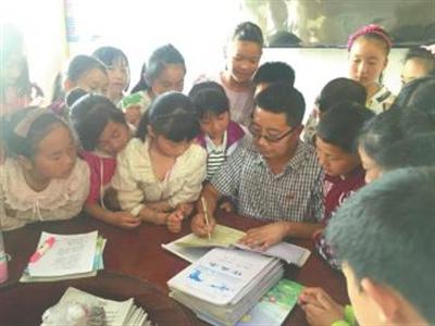 四川乡村教师贾正兴:看着学生成长是我最大的骄傲 四川乡村教师贾正兴:看着学生成长是我最大的骄傲