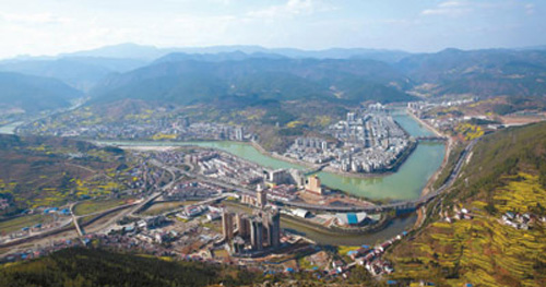 四川省剑阁县:把旅游的"金水银水"引上山